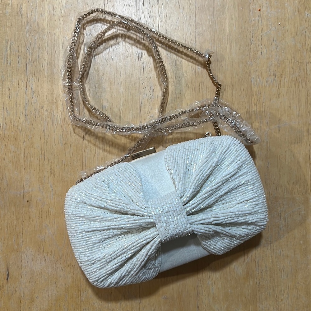 NWT Elegant beaded white cross body bag with gold hardware